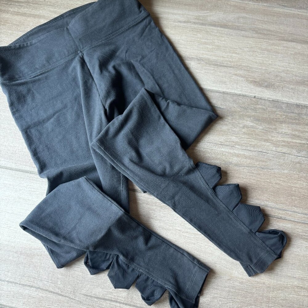 Victoria Sport Black Leggings - Women's Size Medium